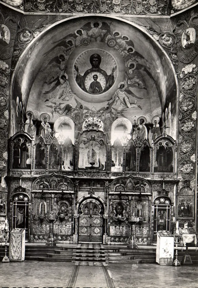 Russische orthodoxe Kathedrale von Nice — Ikonostase und Jungfrau Maria über dem Altar — Eigentum der orthodoxen Kultvereinigung von Nice - Vorderseite