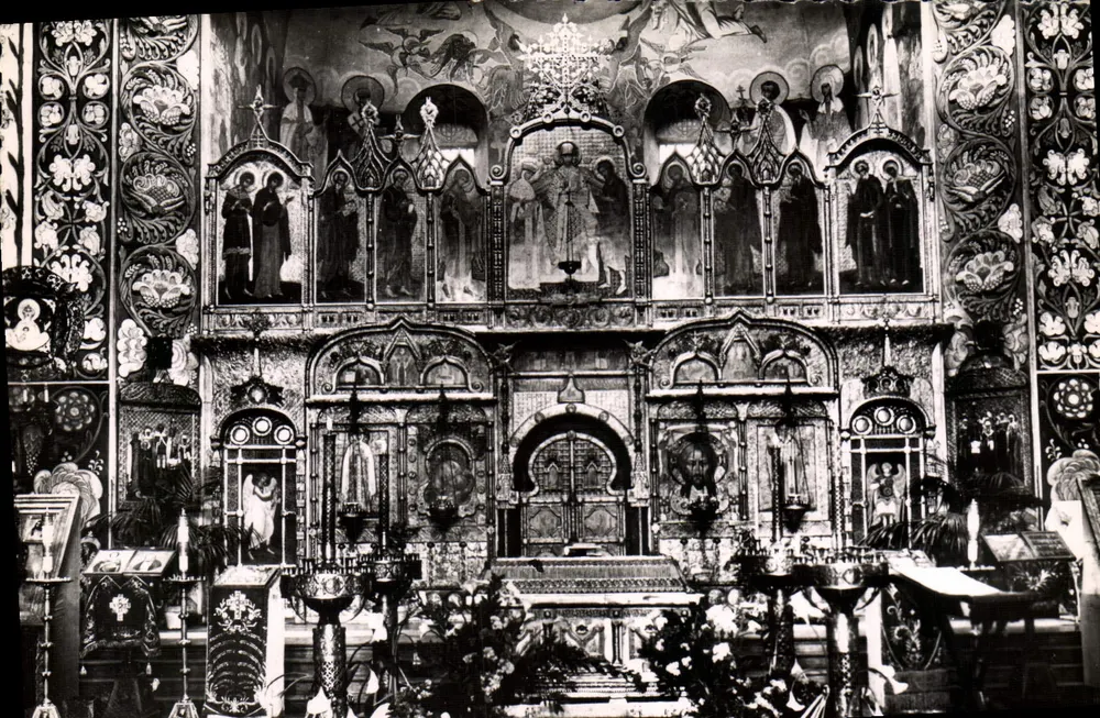Russische orthodoxe Kathedrale von Nizza — Ausstellung des Heiligen Schuhes am Gründonnerstag — 06 - Vorderseite