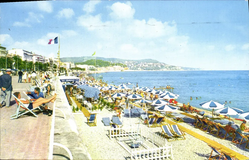 A Costa Azul - Nice - A praia e a Baía dos Anjos — Photocolor, editor desconhecido, n° 5-0179 - Frente