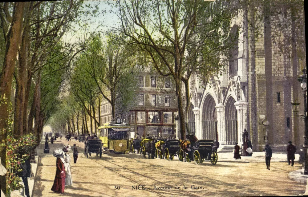 NICE — Avenue de la Gare — vue de la gare et du tramway, éditeur ÉDITION MÉDÉCÉNCELLE, n° 50 - Frente