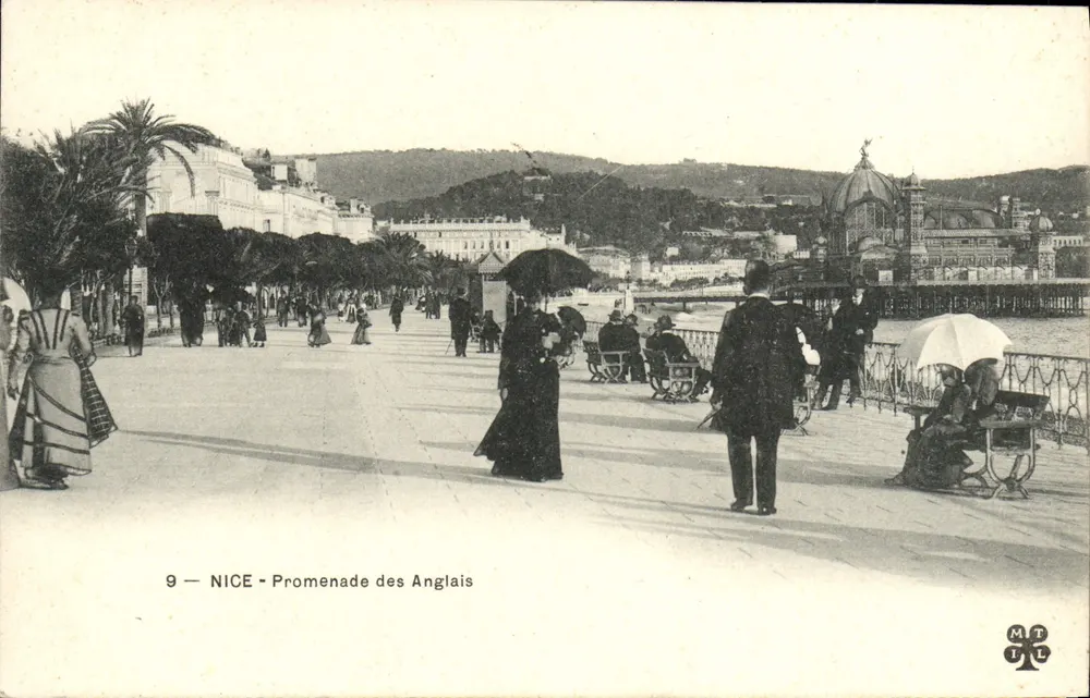 NICE - Promenade dos Ingleses — vista panorâmica com palmeiras e passeantes — editor MTIL, n°9 - Frente