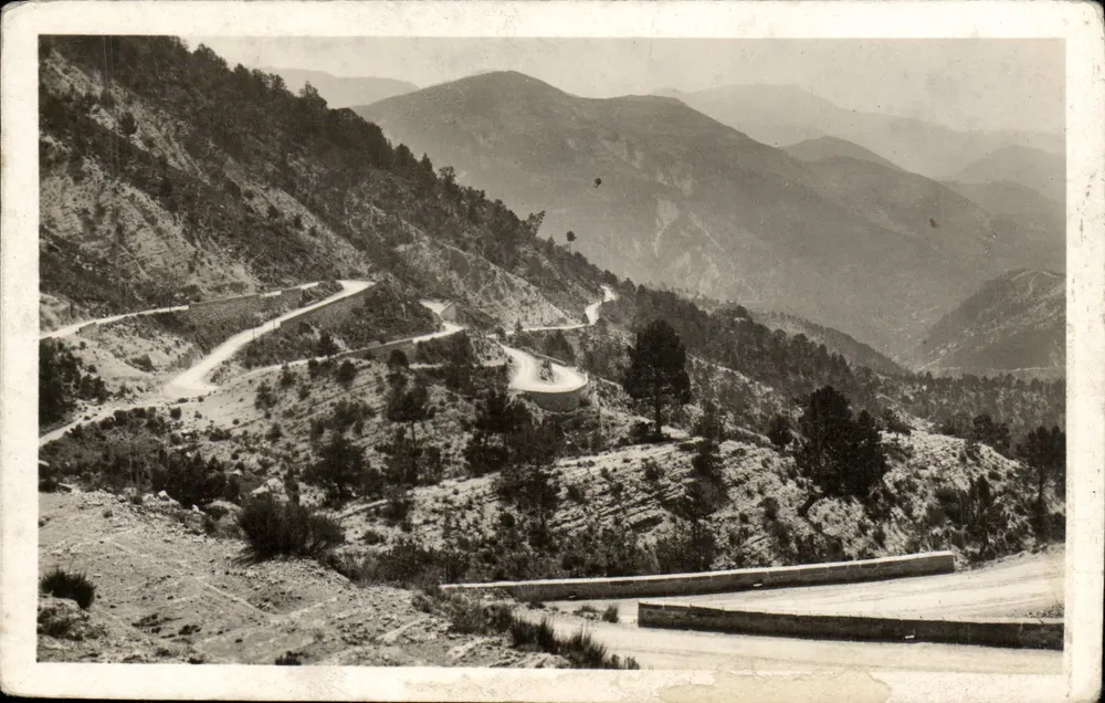 Rodovia de Lucérâ para Peira-Caya — Os Curvas — Gaetï Audibert - Frente