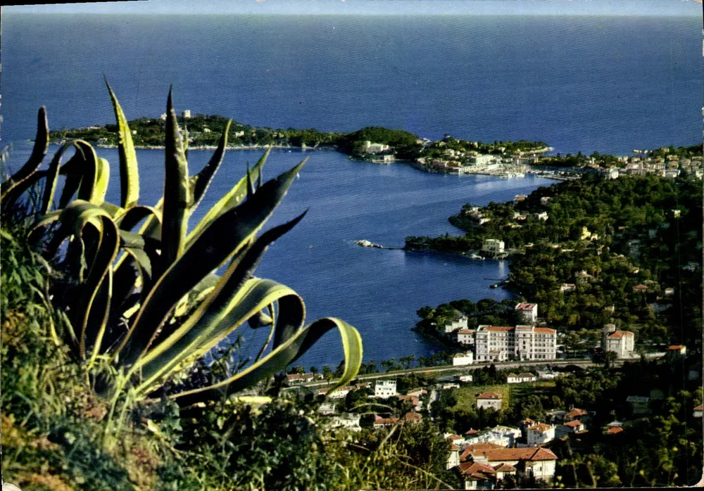 Vue sobre St-Jean e o Cabo Ferrat — Edições S.E.P.T. — N°3/193 - Frente
