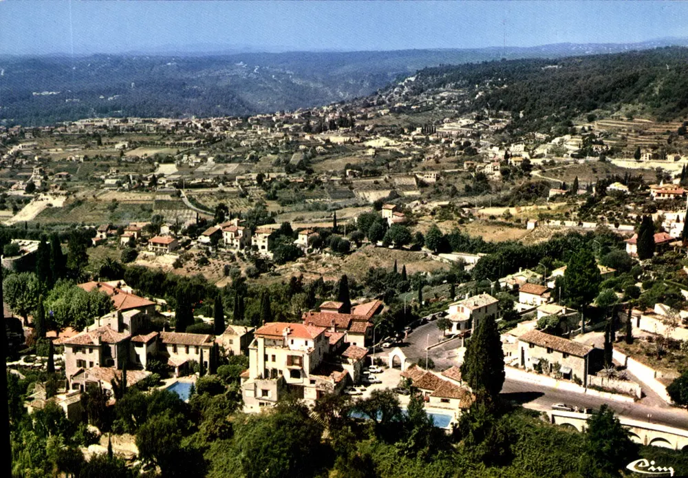 Saint-Paul-de-Vence — algemene luchtfoto — Uitgever Combier, Macón - Voorkant