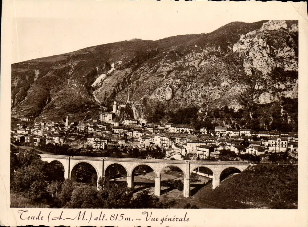 Tende (A.-M.) alt. 815 m. — Visão geral - Frente