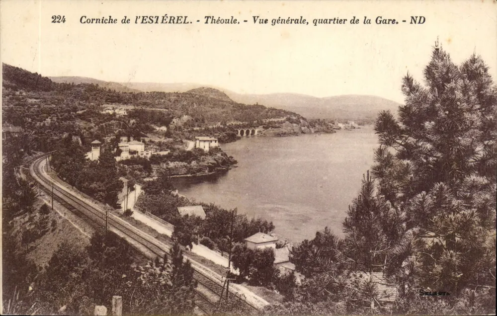Corniche da ESIÉREL - Théoule - Visão geral, bairro da Estação - ND - Frente