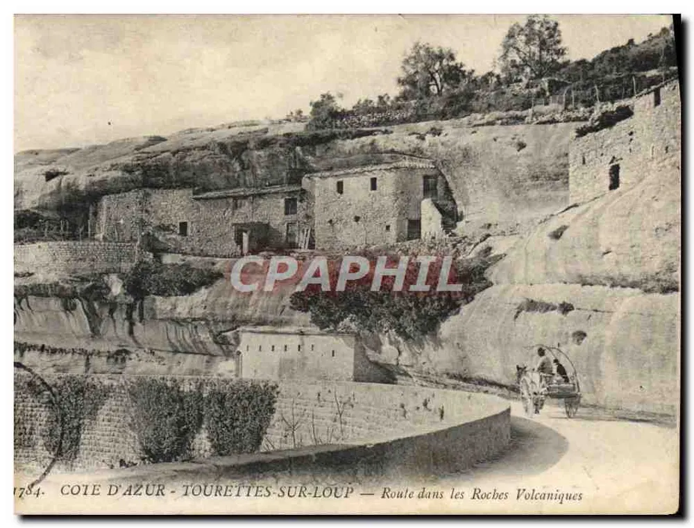 Tourettes-sur-Loup — Straße durch vulkanische Felsen — Côte d'Azur - Vorderseite