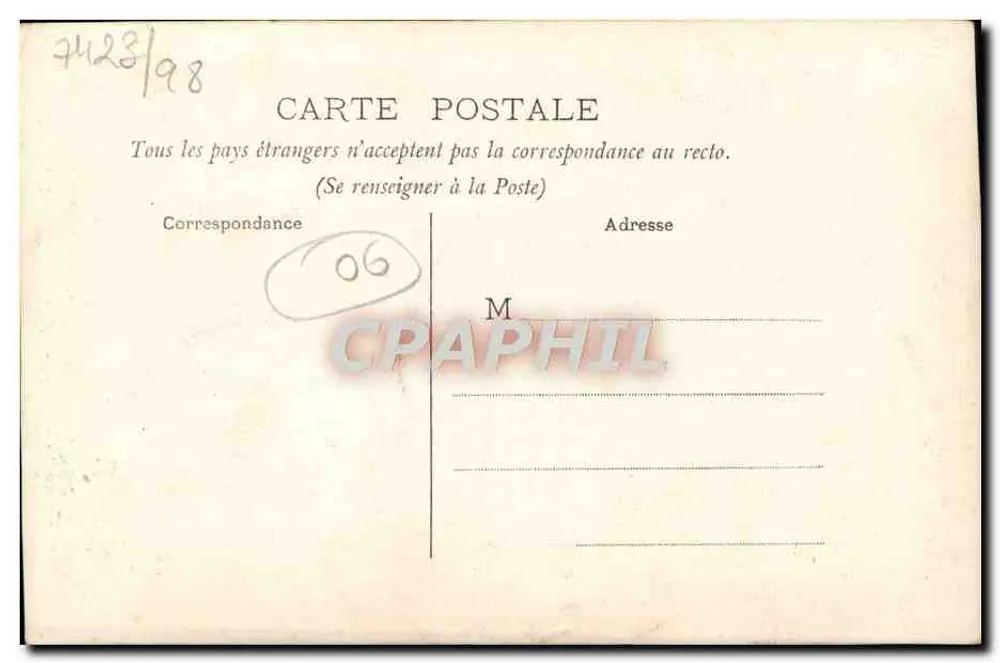 Villefranche — A Rue de l'Église — vista da rua em declive com escadas e igreja no fundo, editor S.I.F. n°77 - Verso