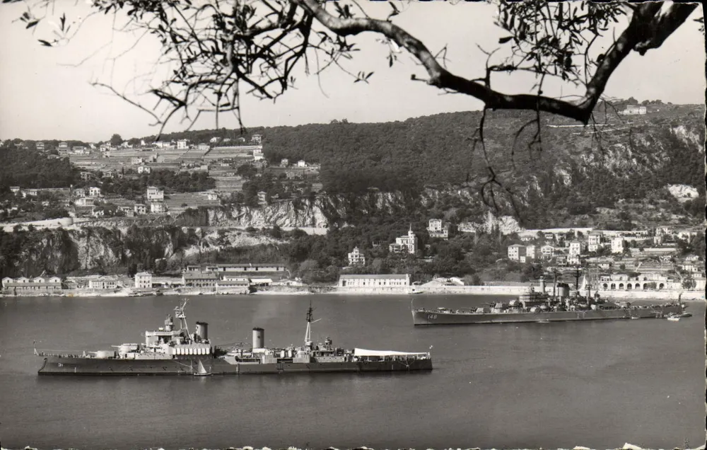 Villefranche-sur-Mer — Kriegsschiffe am Kai — Editions S.E.P.T. - Vorderseite