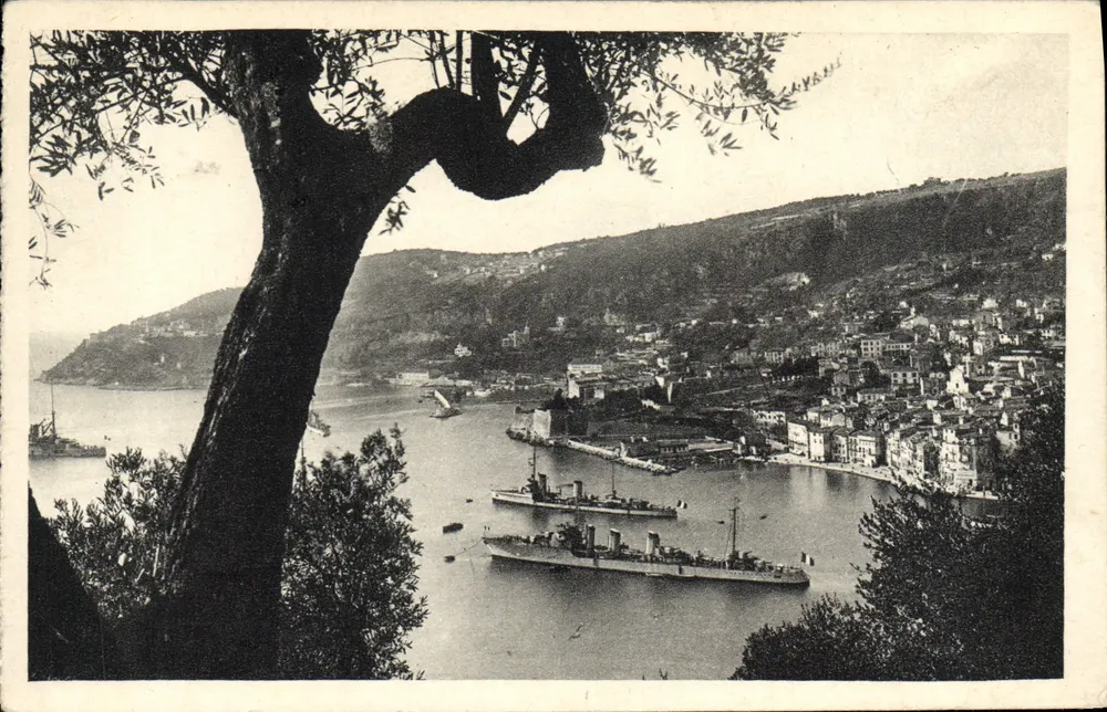 Villefranche-sur-Mer — Ansicht des Hafens mit Schiffen — Verlag L'Escadre, n°9 - Vorderseite
