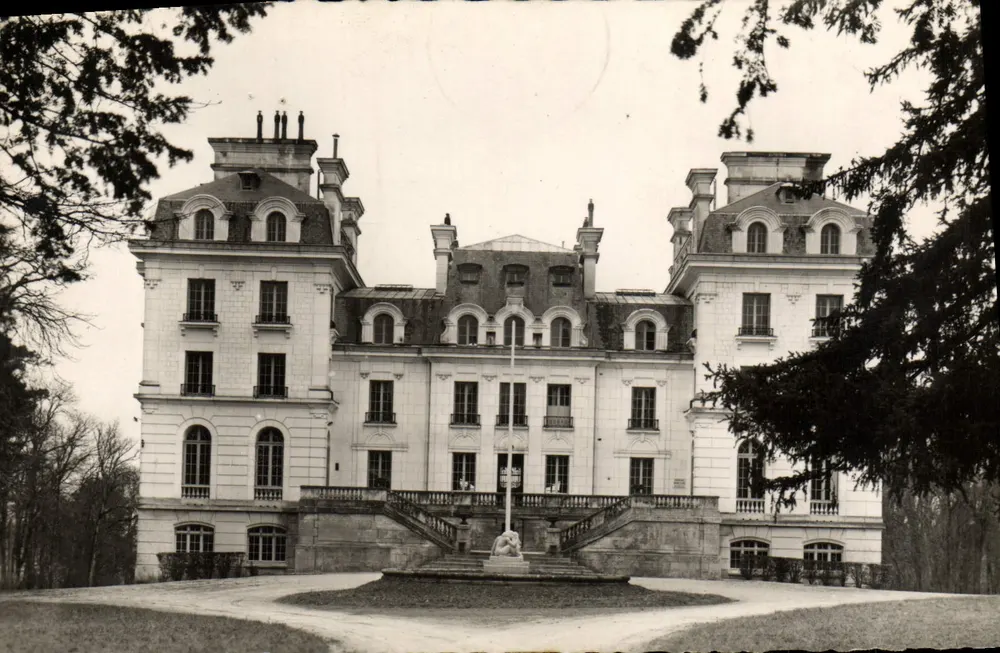 Sainpuits (Yonne) — Castelo de Flacy — Foto Bellocq (Donzy, Nièvre) n°89 - Frente