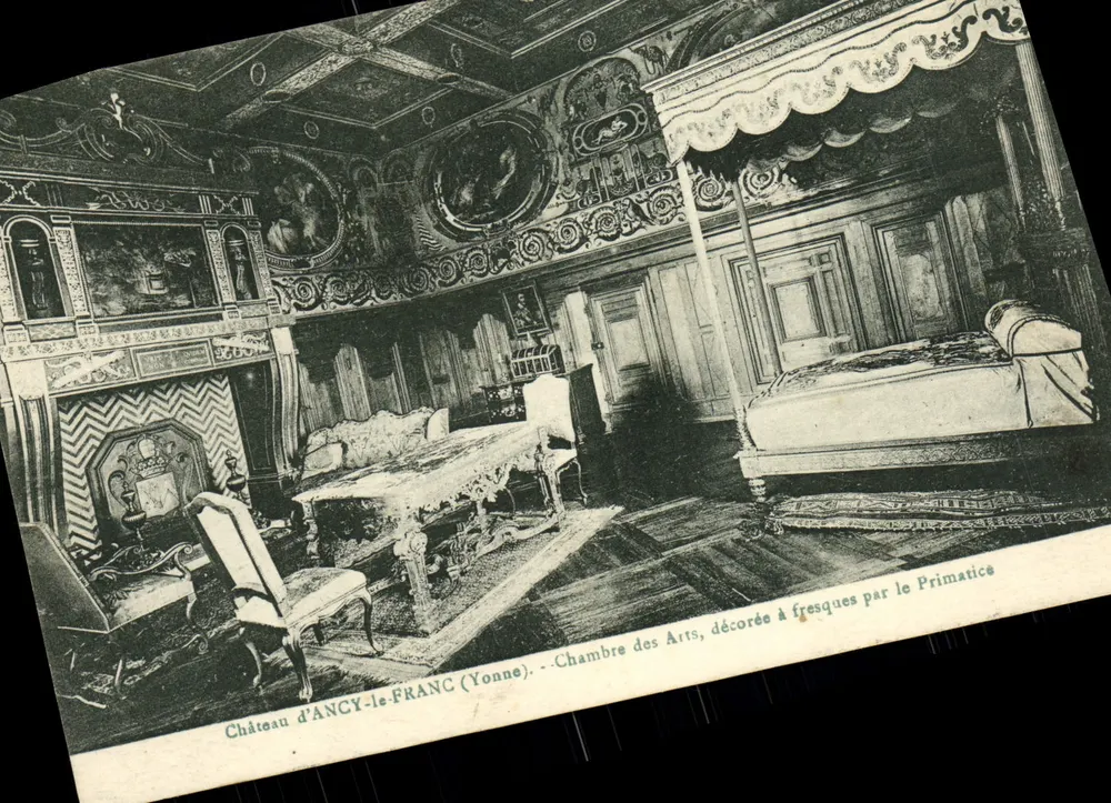 Castelo de ANCY-le-FRANC (Yonne) — Sala dos Artes, decorada com frescos pelo Primitice - Frente