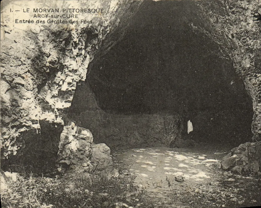 Entrée des Grottes des Fées — Arcy-sur-Cure — Éditeur non identifié, n° de série I - Recto