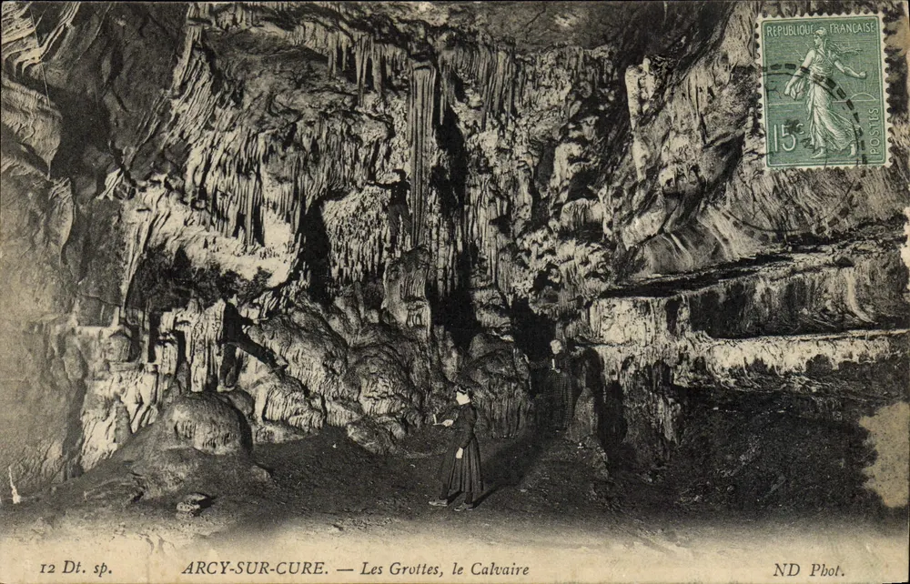 Arcy-sur-Cure — As Grutas, o Calvário — ND Phot. - Frente