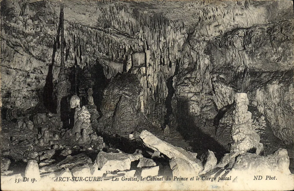 Arcy-sur-Cure — Die Höhlen, das Cabinet des Prinzen und das Pascal-Kerzen — ND Phot. - Vorderseite