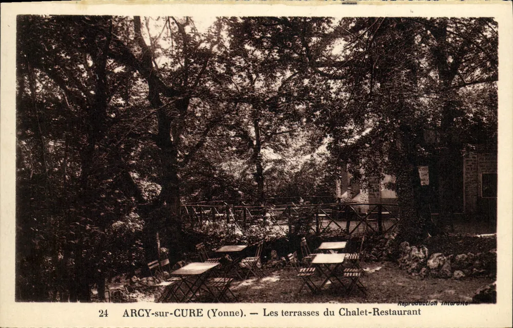 Arcy-sur-Cure (Yonne) — Les terrasses du Chalet-Restaurant — Reproduction Interdite - Recto