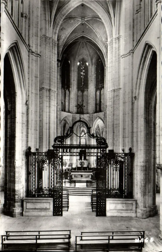Abadia Saint-Germain — Nef principal do século XIII — Edições MAGE - Frente