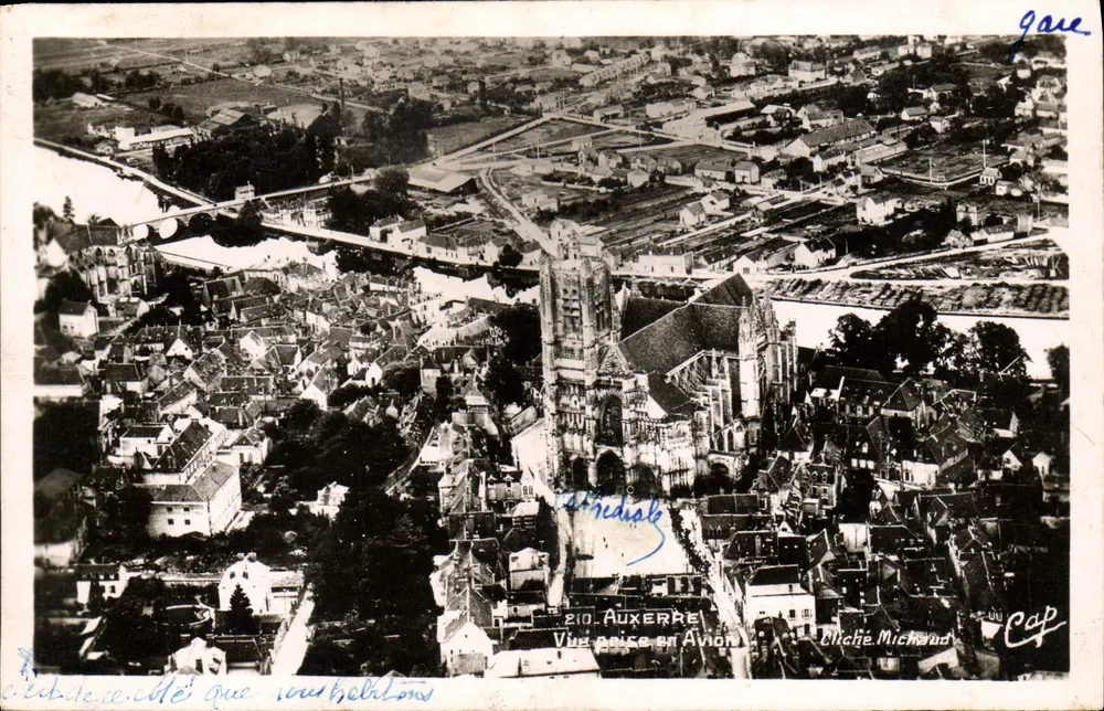 Auxerre — Visão tirada em Avon — Editor Michaud, n°210 - Frente