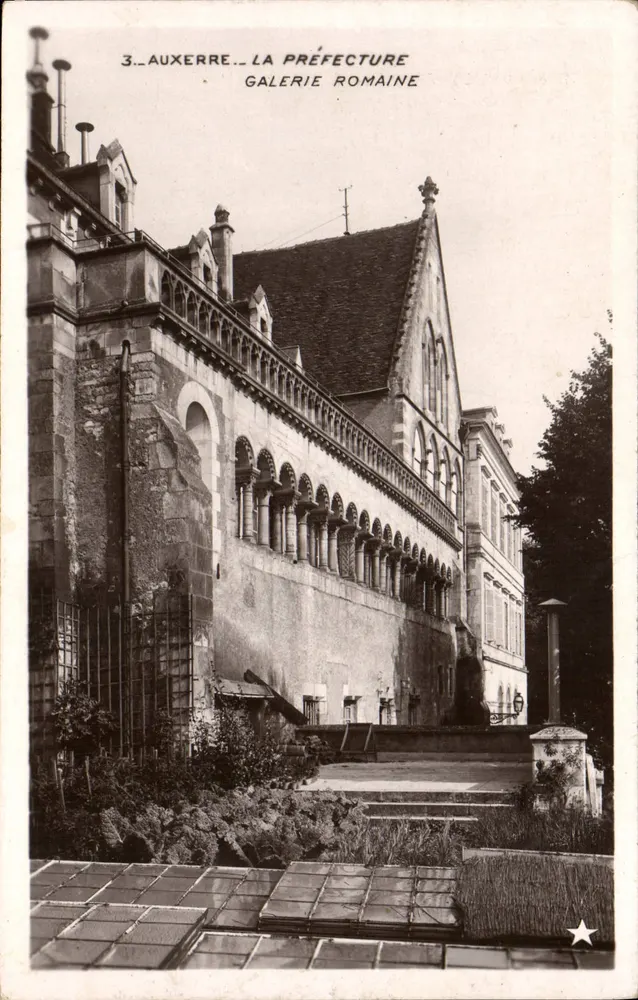 Auxerre — La Préfecture, Galerie Romaine - Recto