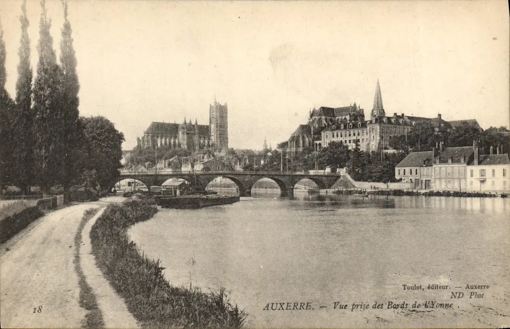 Auxerre — Ansicht von den Ufern der Yonne — Toulot, Verlag — Auxerre - Vorderseite