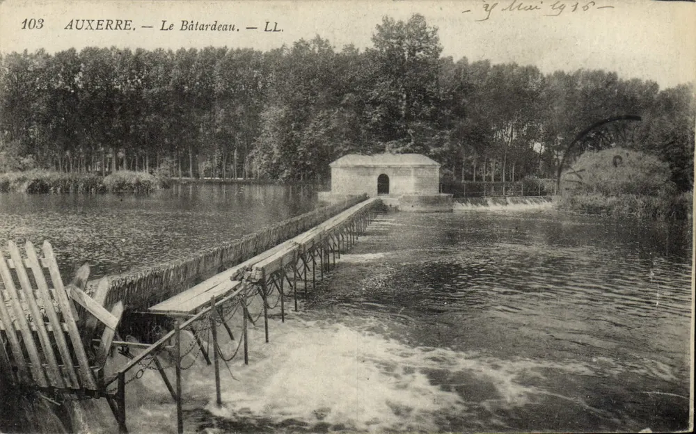 Auxerre — O Bátarbeau — LL. — n°103 - Frente