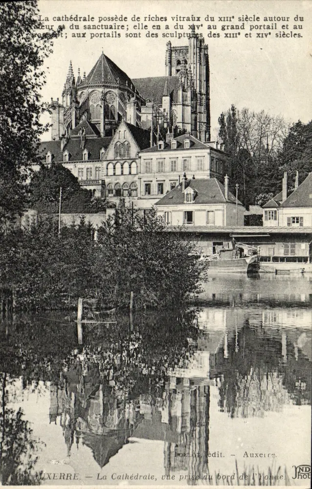 Auxerre — Die Kathedrale, Aufnahme vom Ufer der Yonne — Poulat Édit. - Auxerre - Vorderseite
