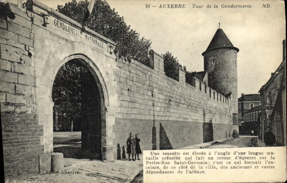 Auxerre — Turm der Gendarmerie — Toulot, Verleger, Nr. 88 - Vorderseite