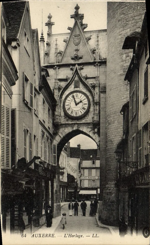 Auxerre — A Relógio — LL. - Frente