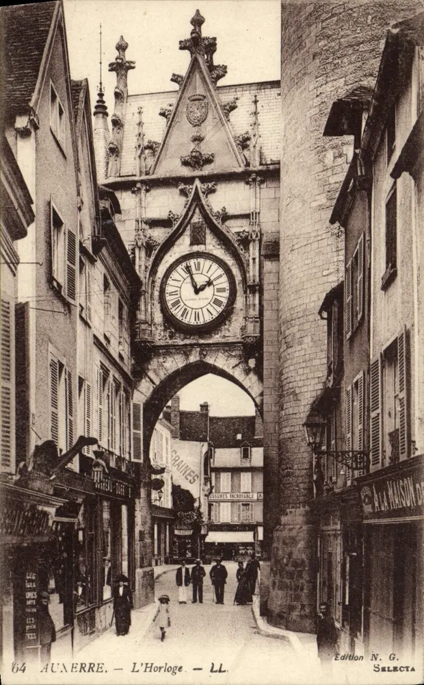 AUXERRE — A Torre do Relógio — Edição N. G. SELECTA - Frente