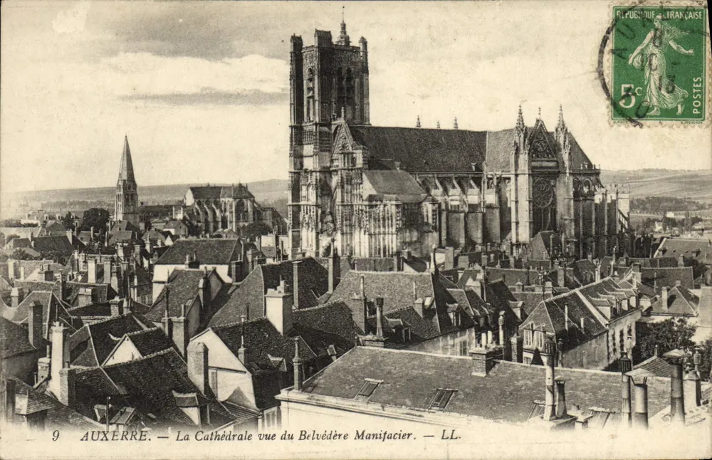 Auxerre — Die Kathedrale vom Belvédère aus gesehen — Manifacier — LL. - Vorderseite