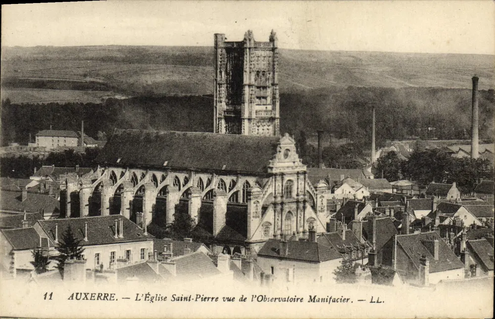 Auxerre — Die Kirche Saint-Pierre von der Manifacier-Observatorium aus gesehen — LL. - Vorderseite
