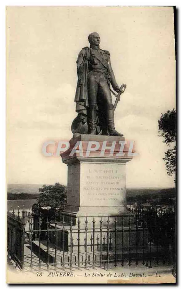AUXERRE — Estátua de L.N. Davout — Editor L.N. Davout, n°78 - Frente