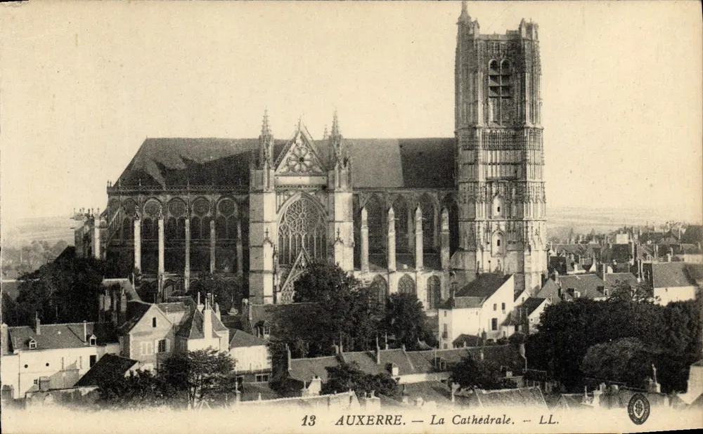 Auxerre — A Catedral — LL. — n°13 - Frente