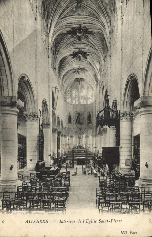 Auxerre — Interno della Chiesa di San Pietro — Touloub, editore - Recto