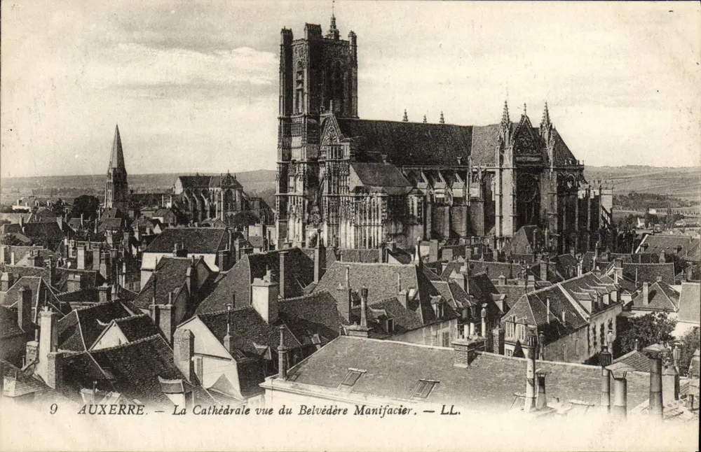 Auxerre — Ansicht der Kathedrale vom Belvédère — Manifacier — LL. - Vorderseite