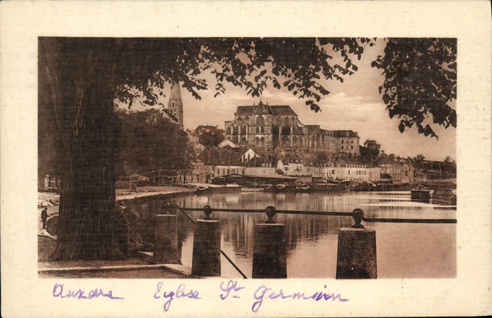 Auxerre — Vista sobre a Igreja de São Germain — Editor Lévy e Neurgen - Frente