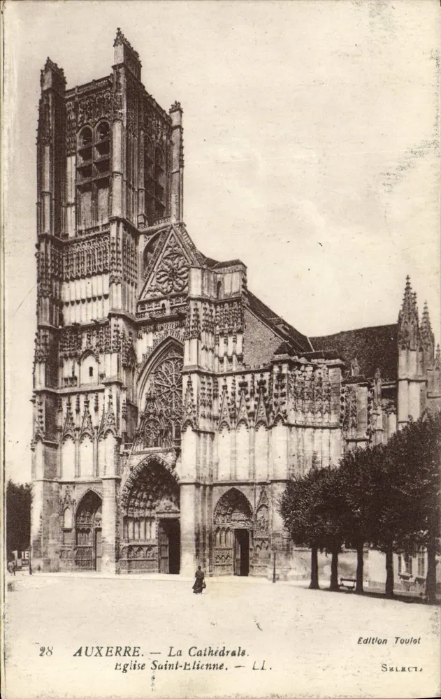 Auxerre — Die Kathedrale. Kirche Saint-Étienne — Edition Toulol, n°28 - Vorderseite