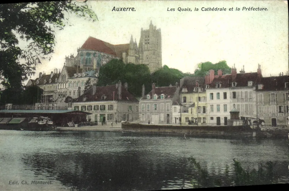 Auxerre. Die Quais, die Kathedrale und die Präfektur. — Edit. Ch, Monneret. - Vorderseite