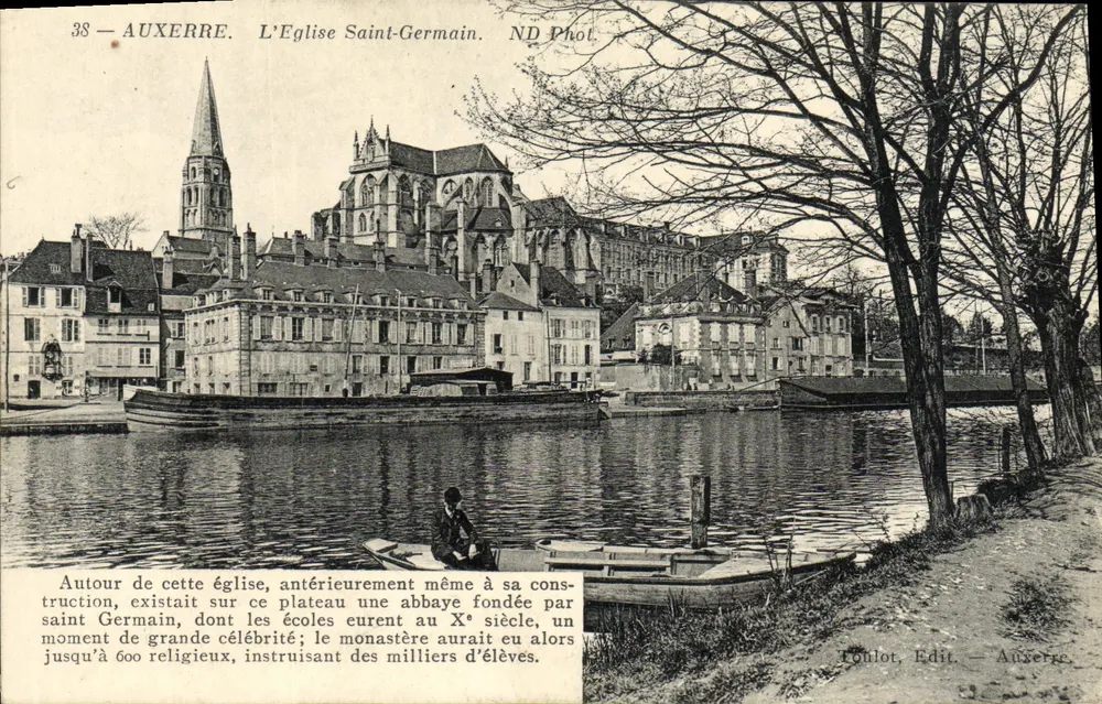 Auxerre — A Igreja de São Germain — ND Fot. - Frente