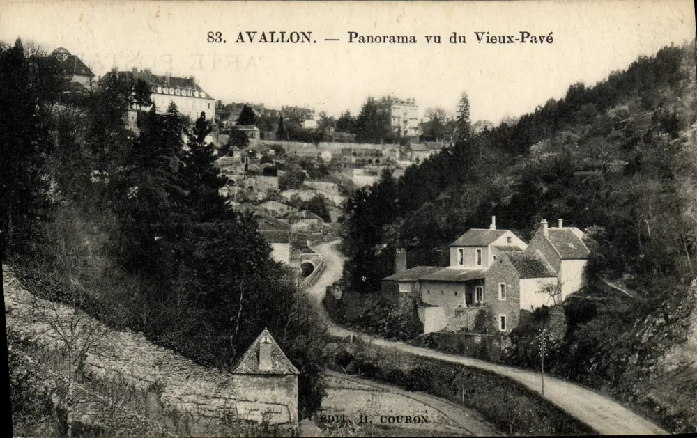 Avallon — Panorama visto do Vieux-Pavé — Ed. H. Couron, n°83 - Frente