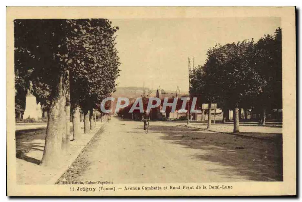 Joigny (Yonne) — Avenue Gambetta und Kreisverkehr der Demi-Lune — Edit. Bardin, Tabac-Papeterie - Vorderseite