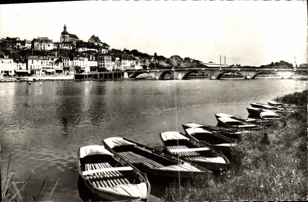 Joigny (Yonne) — Vista geral — Les Pichons M.C. Interville - Frente