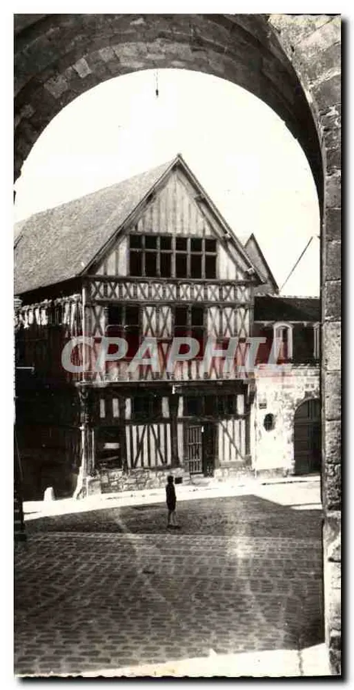 Joigny (Nièvre) — Casa do Século XV — Foto Collin - Frente