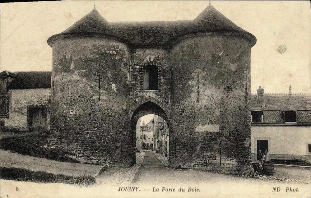 Joigny — A Porta do Bois — ND. Fot. - Frente