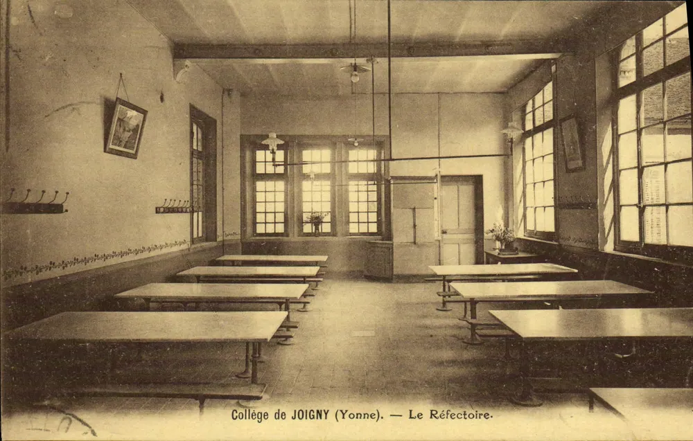 Colégio de JOIGNY (Yonne) — O Refeitório - Frente