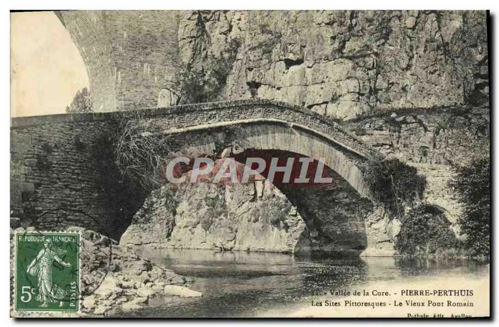 Tal der Cure - Pierre-Pérthuis - Der alte römische Brücke - Vorderseite