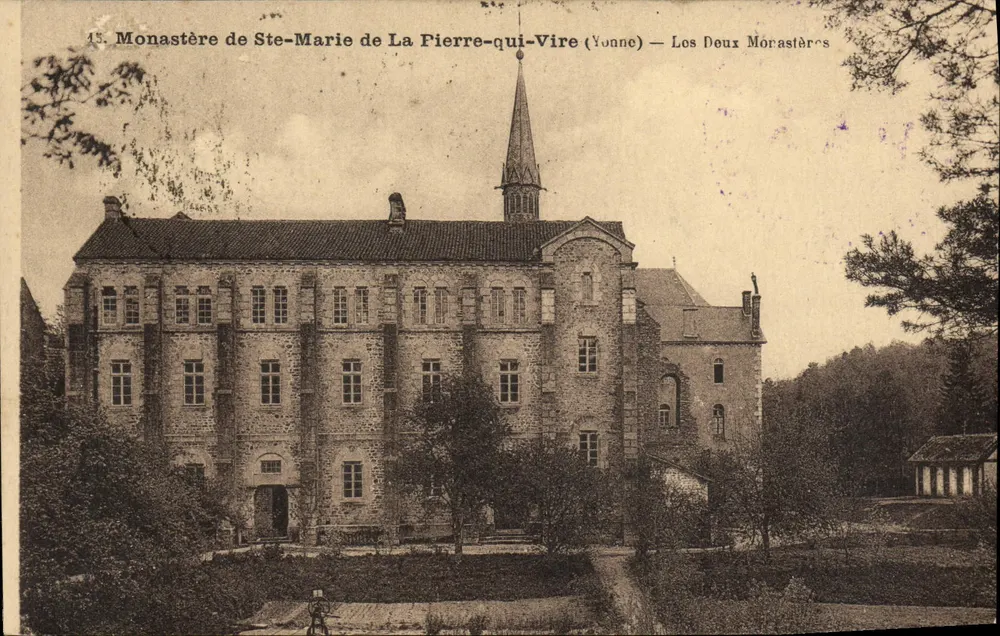 Kloster Ste-Marie de La Pierre-qui-Vire (Yonne) — Die Zwei Klöster - Vorderseite