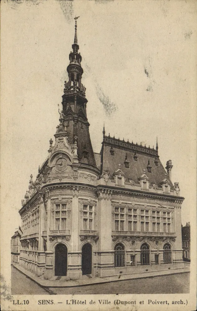 Sens — L'Hôtel de Ville (Dupont et Poivert, arch.) - Frente