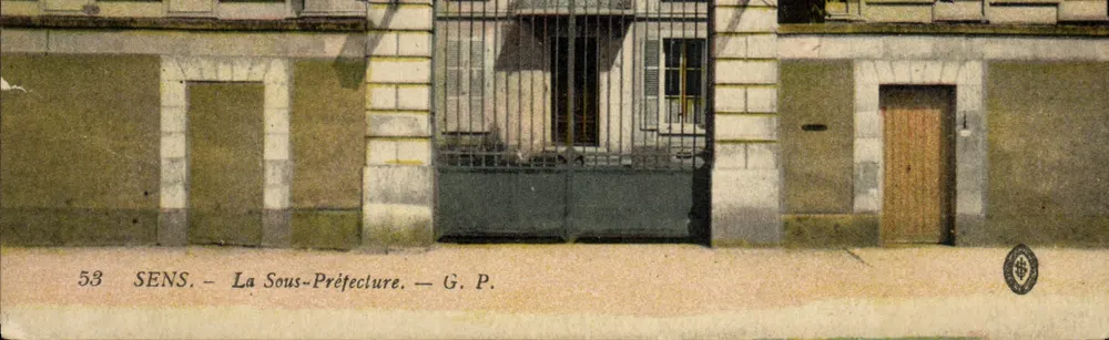 Sens — La Sous-Préfecture — G. P. - Frente