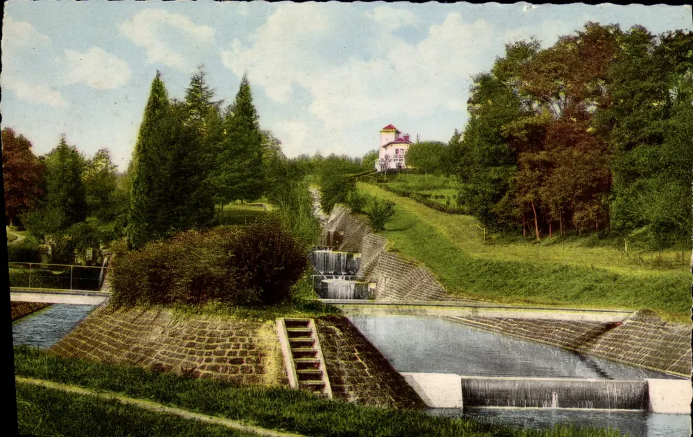 Lac du Bourden — Galerie des Grundes und Spillway — Machavoine, Saint-Fargeau (Yonne) - Vorderseite